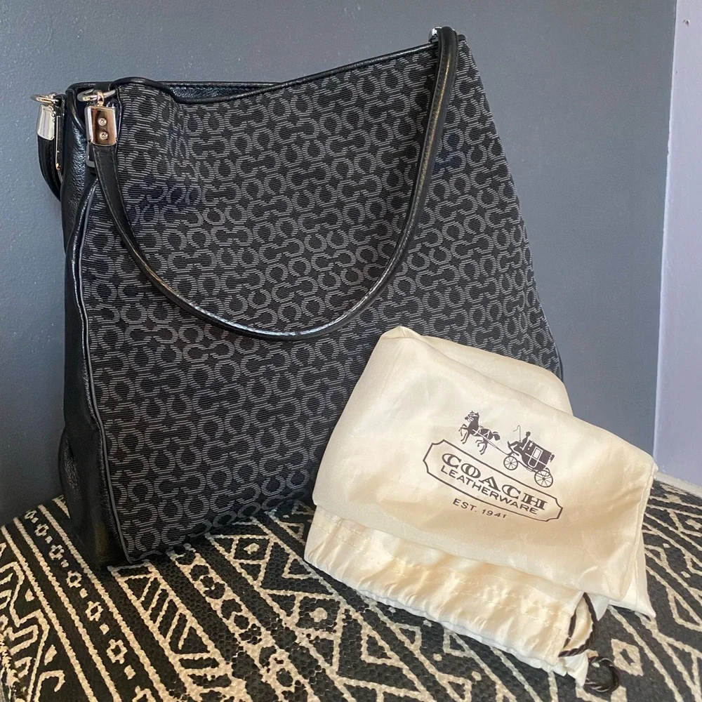 Coach Bag - Picture 3 of 12